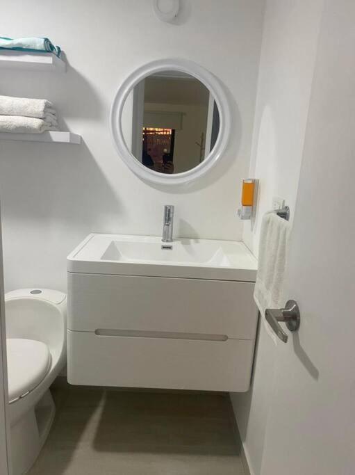 Hermoso Apartamento Recien Remodelado Zona Top ซานอันเดรส ภายนอก รูปภาพ